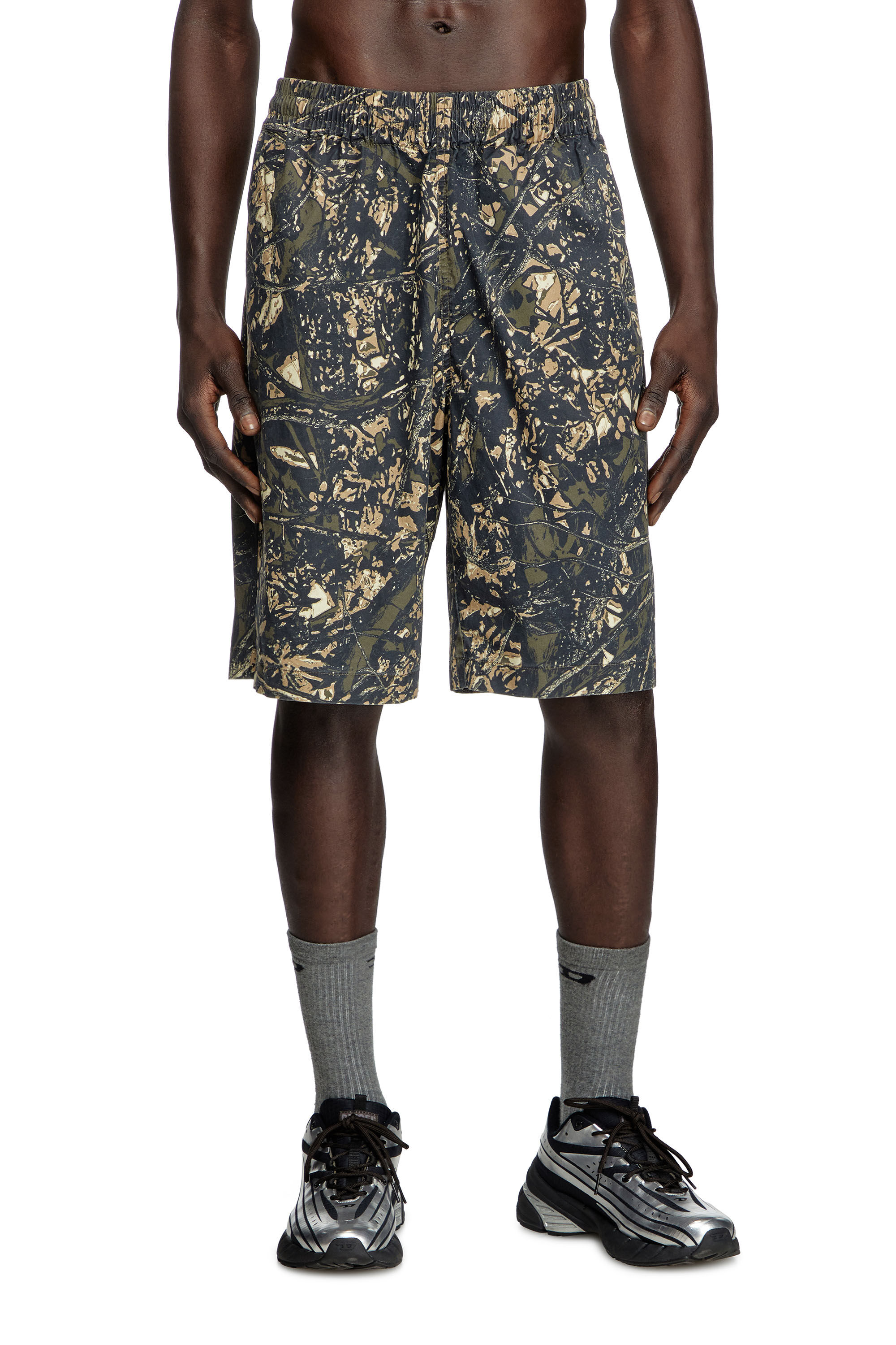 Diesel - P-OPWIK-C, Man's Knee-length shorts with camo print in Brown/Green - 3